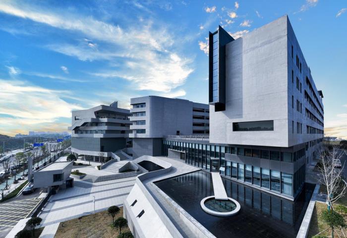 长沙湘麓医药中等职业技术学院