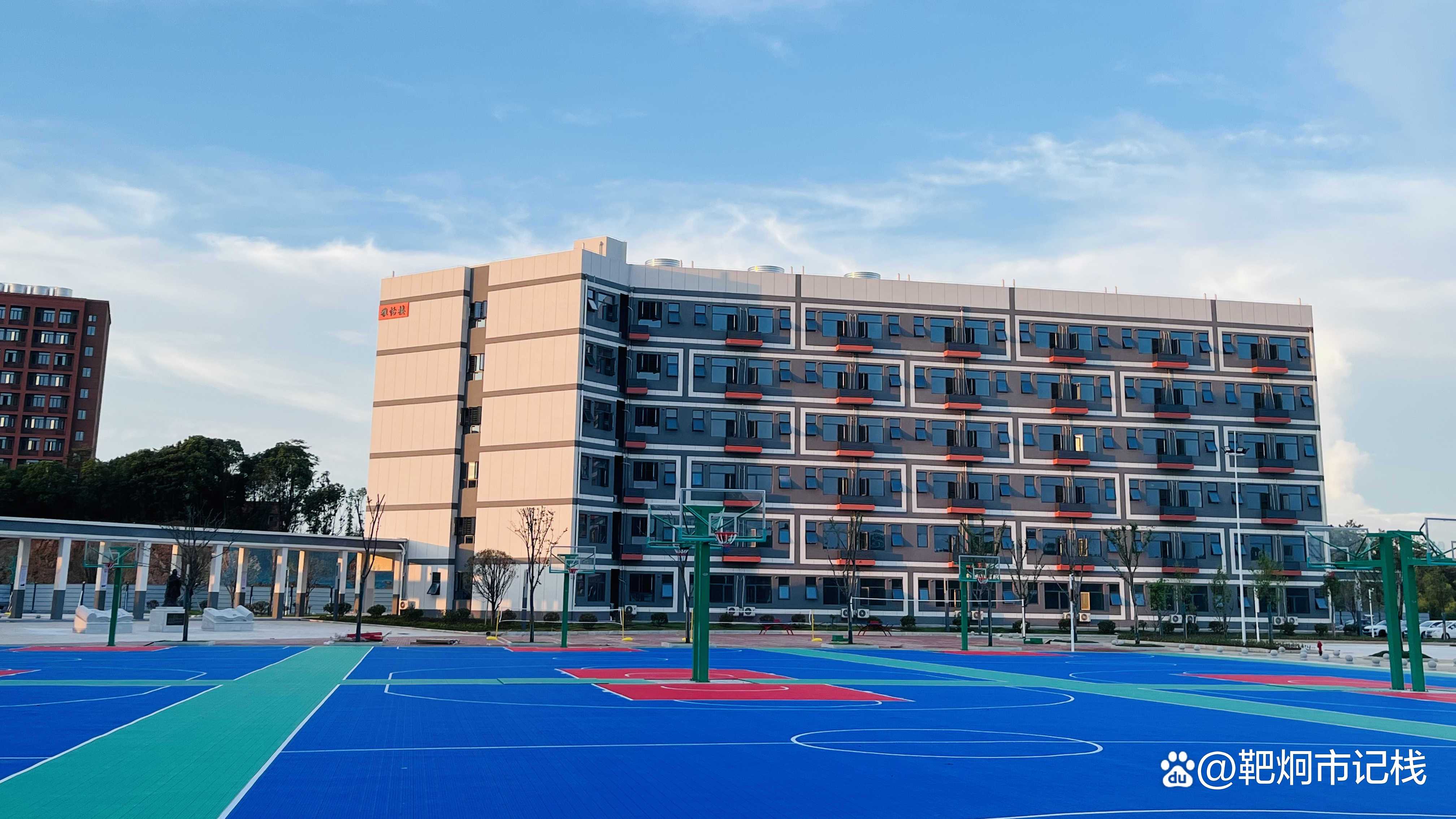 长沙市贺龙体育运动学校校园图片