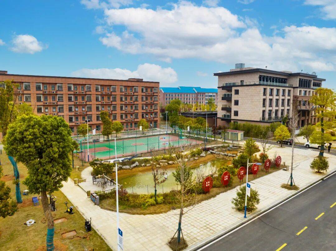 长沙市中远职业中专学校校园图片