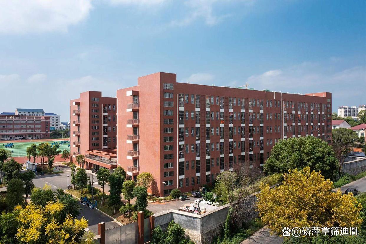 长沙市三联科技中等职业学校校园图片
