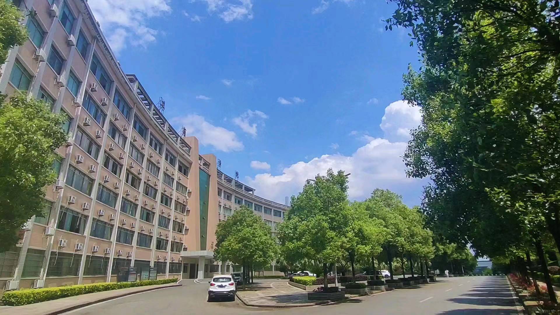 衡阳理工学校校园图片