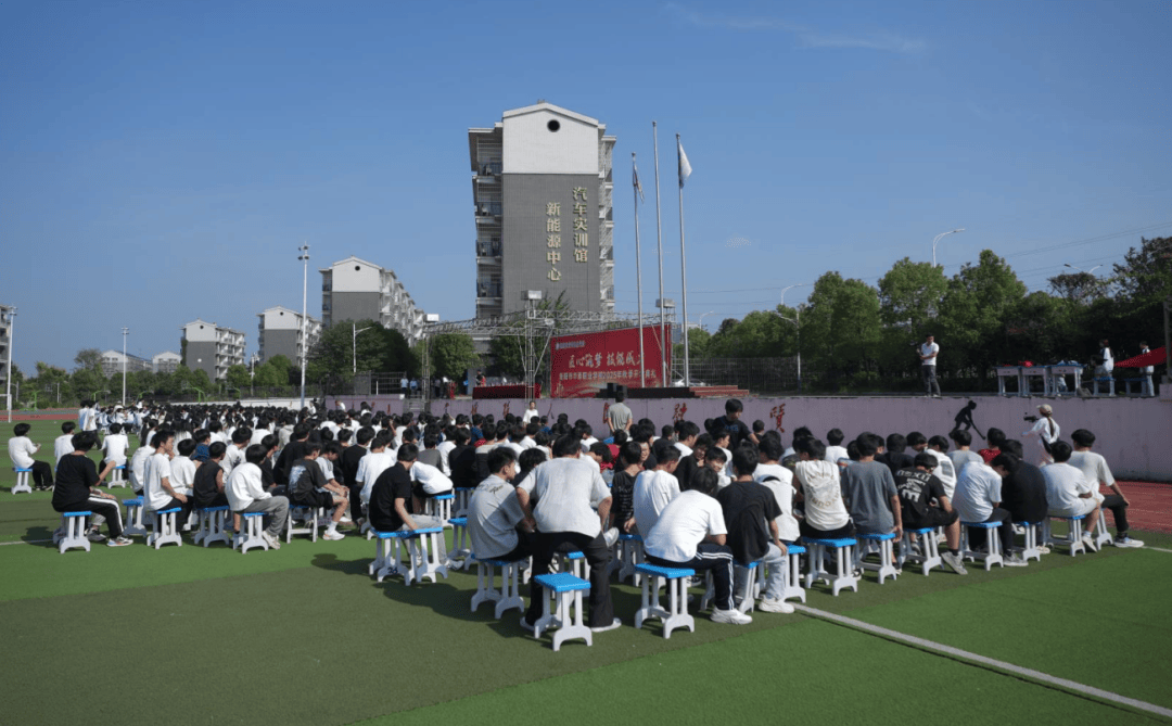 衡阳市华泰职业学校校园图片