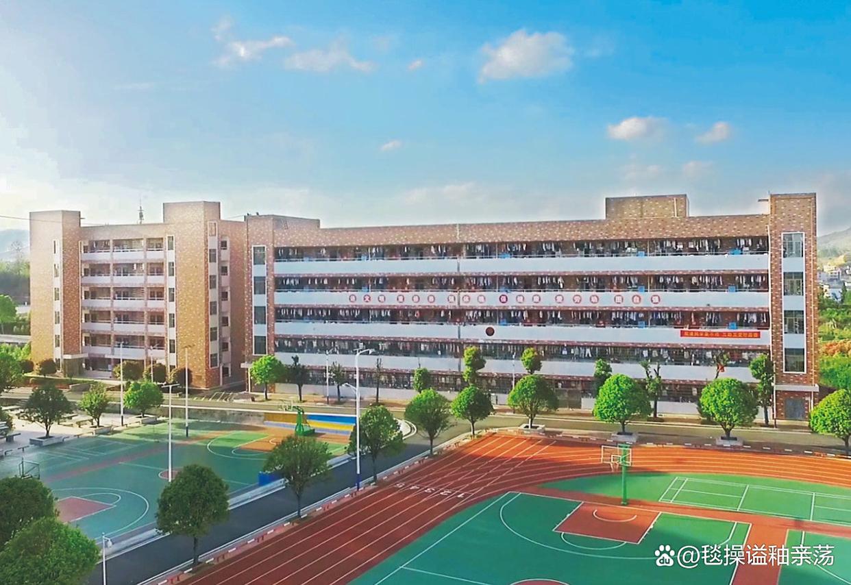 武冈市职业中专学校校园图片