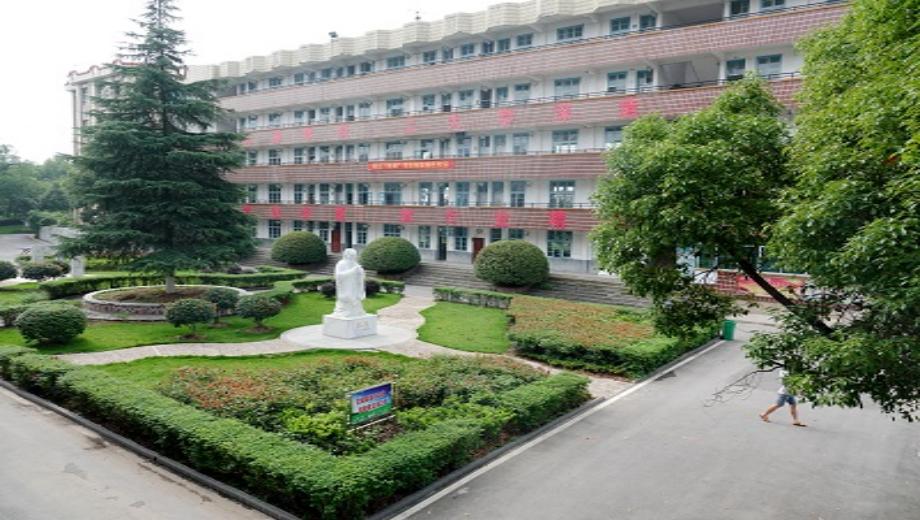 邵阳市交通中等职业技术学校校园图片