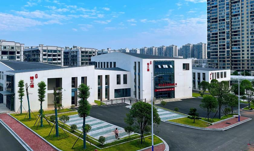 平江县职业技术学校校园图片