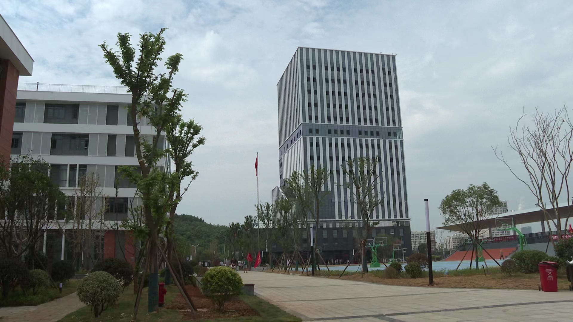 岳阳市物流工程职业学校校园图片