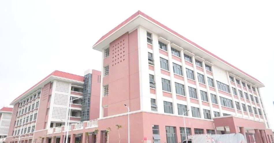 临湘市湘北职业技术学校校园图片