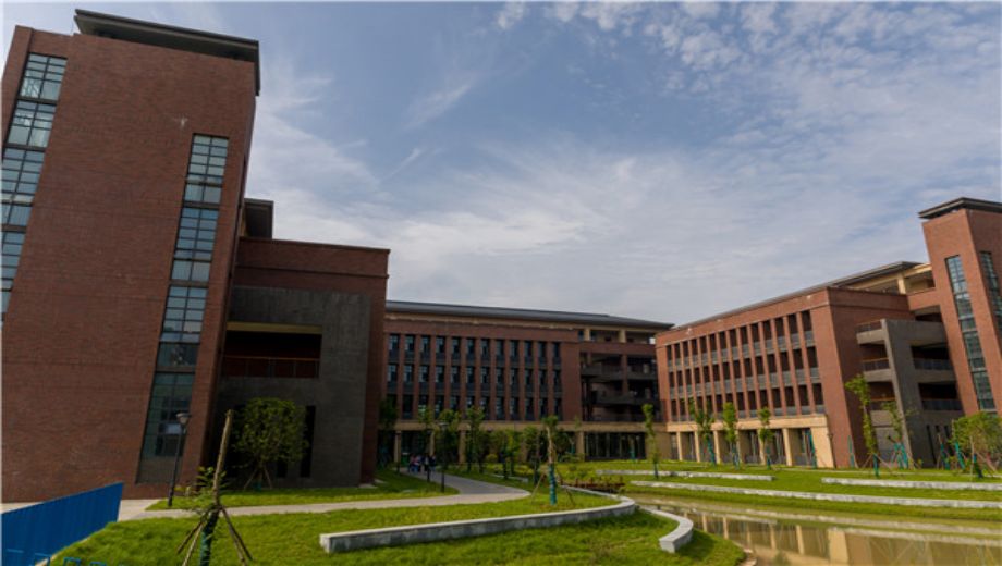 常德汽车机电学校校园图片