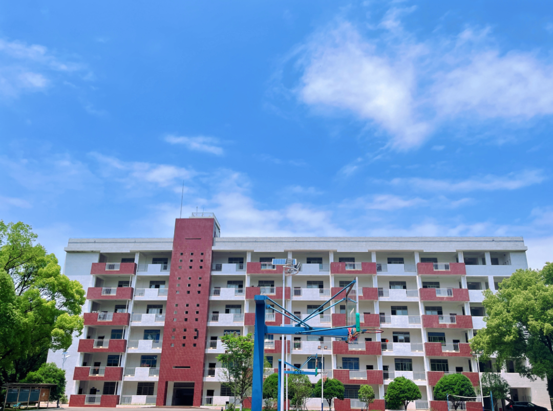 常德高新中等职业技术学校校园图片