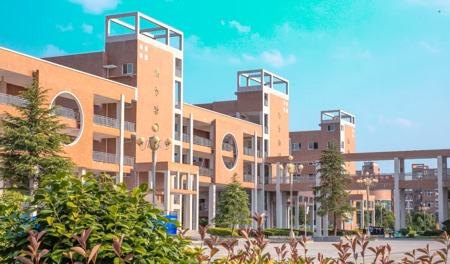 慈利县职业中等专业学校校园图片