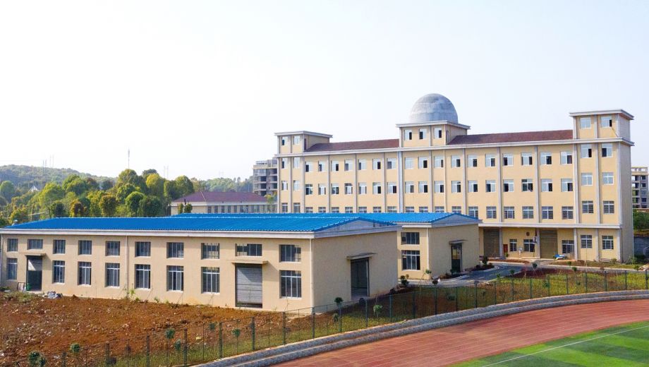 沅江市职业中等专业学校校园图片