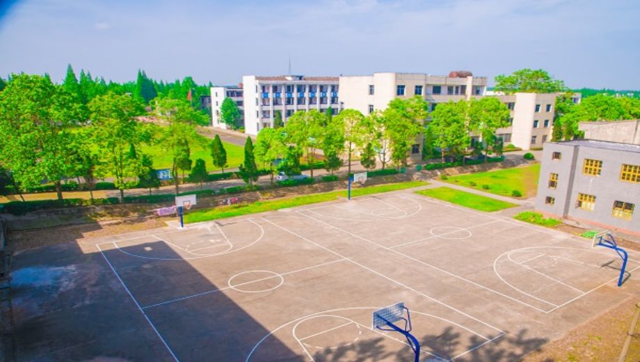 益阳市南县创意职业学校校园图片