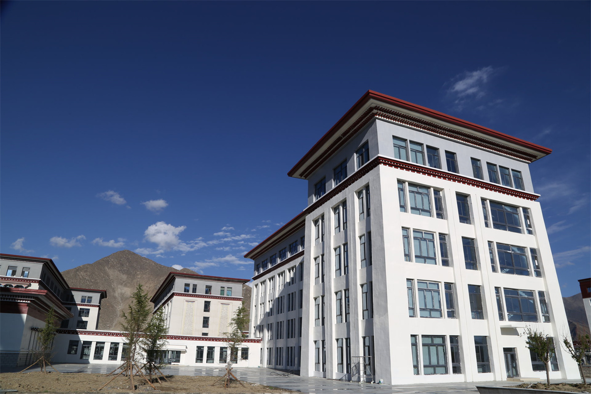 郴州工业交通学校校园图片