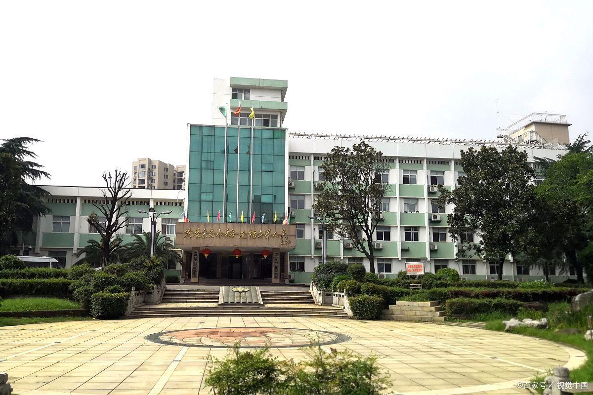 宜章湘粤中等职业技术学校校园图片