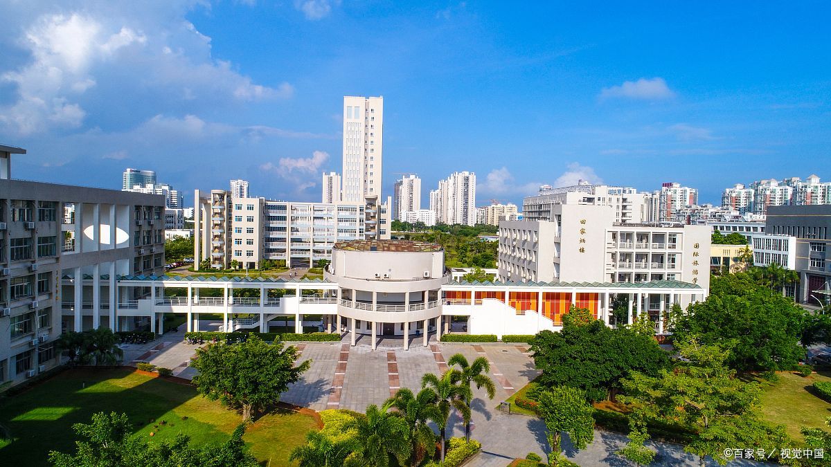 宜章湘粤中等职业技术学校校园图片