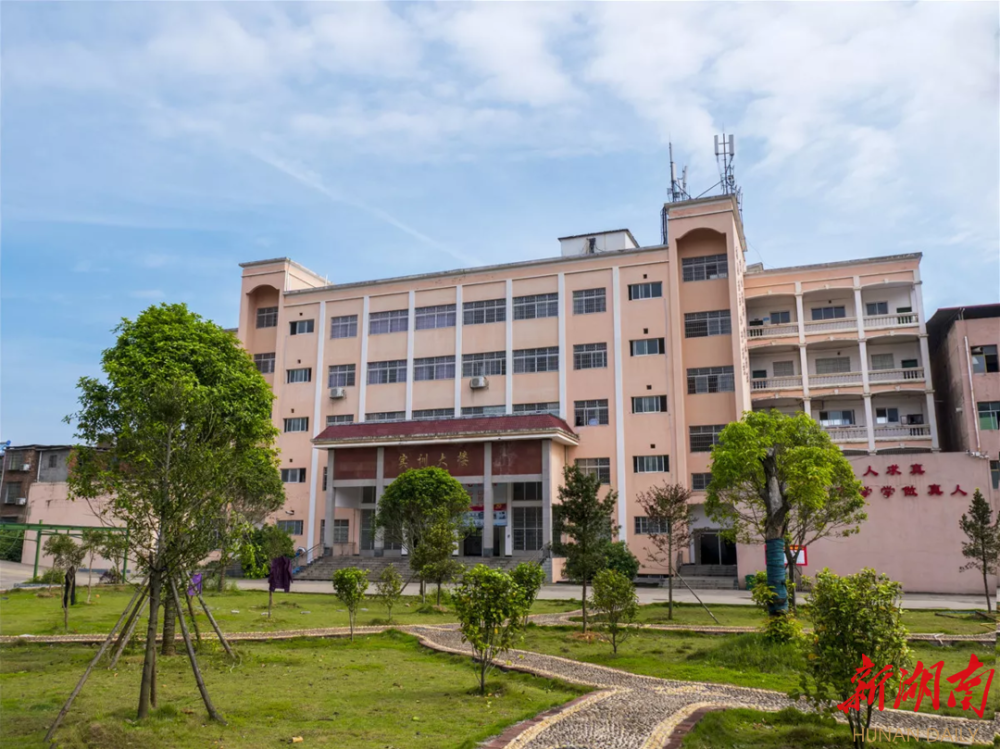 东安县职业中专学校校园图片