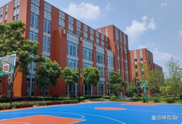 新田县职业中等专业学校校园图片