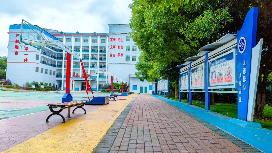 永州龙翔中等职业技术学校校园图片