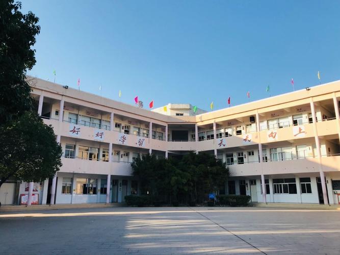 怀化市文武职业技术学校校园图片