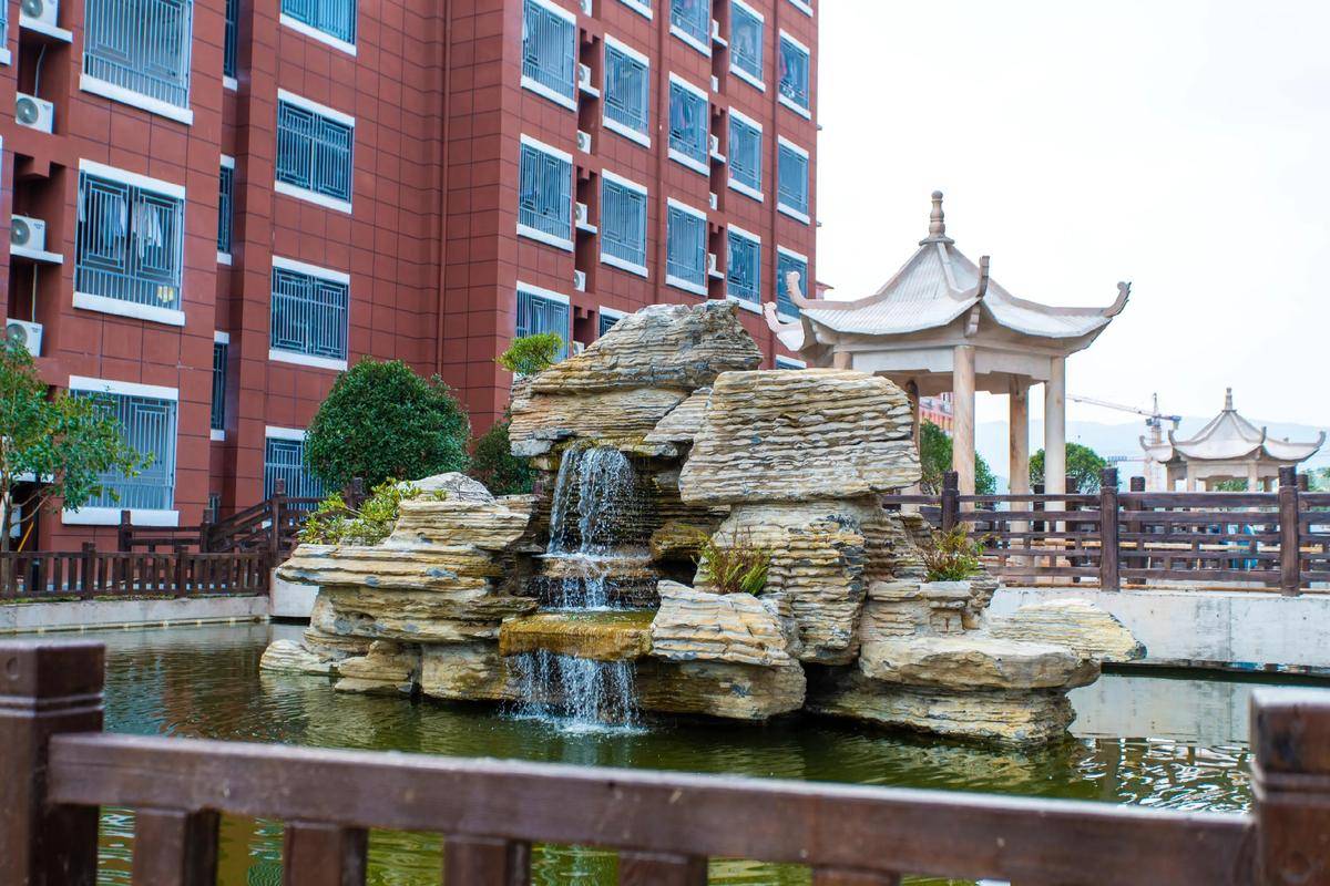 怀化市大鑫艺术职业学校 怀化市大鑫艺术职业学校校园图片