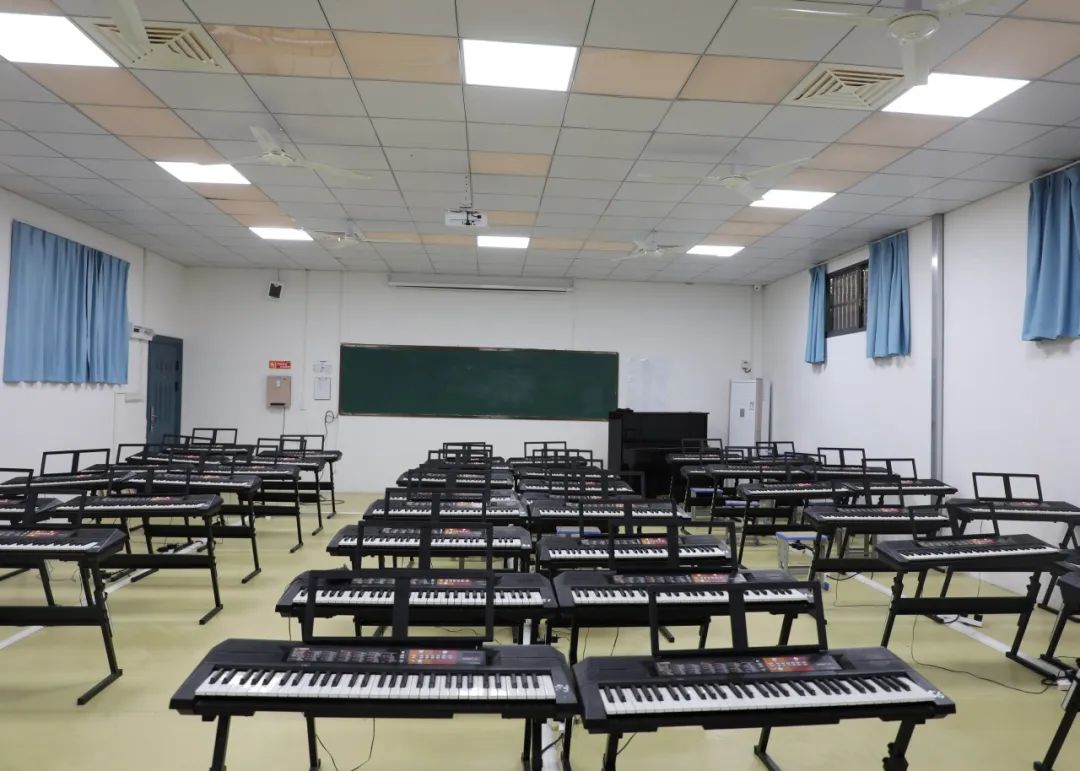 娄底市环宇中等职业技术学校 娄底市环宇中等职业技术学校校园图片