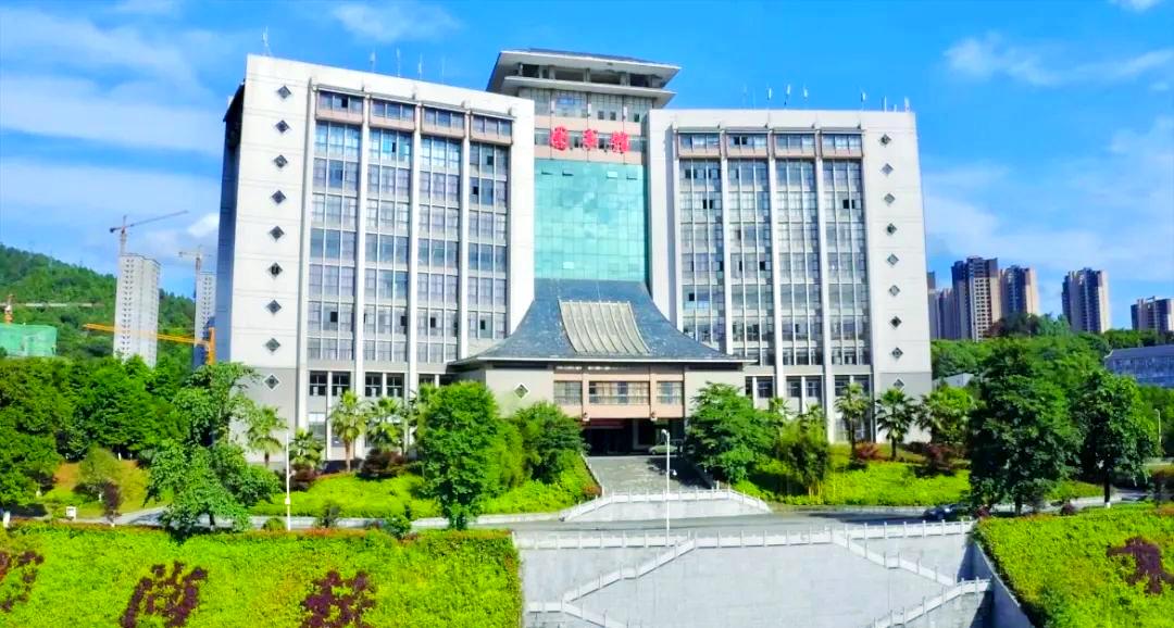 湘西民族职业技术学院(中职部) 湘西民族职业技术学院(中职部)校园图片