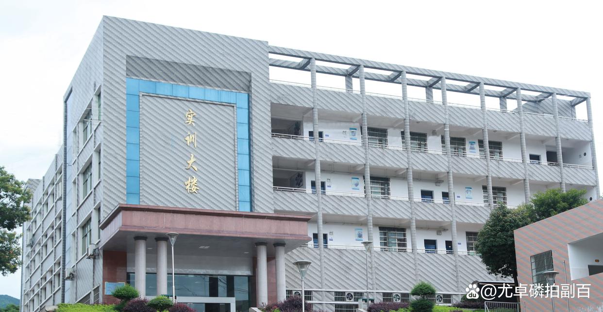 郴州思科中等职业学校 郴州思科中等职业学校校园图片