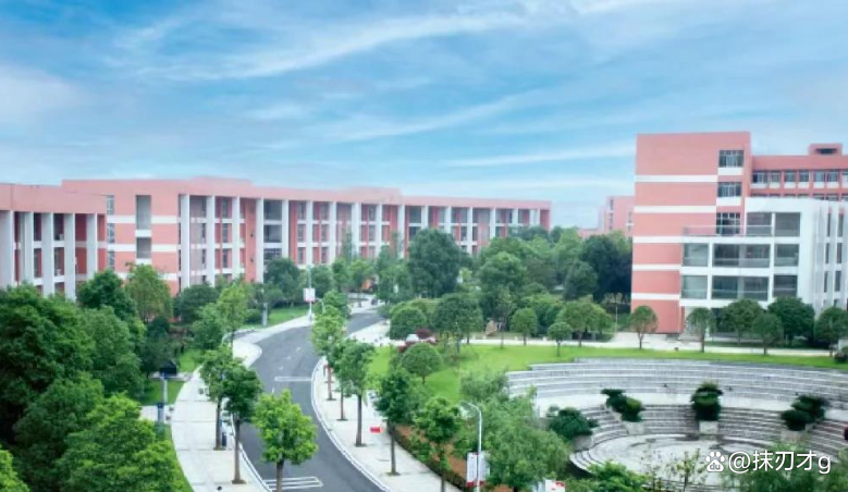 长沙商贸旅游职业技术学院(中职部)校园图片