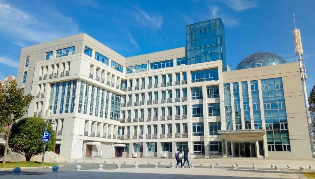 湘乡市育才职业技术学校 湘乡市育才职业技术学校校园图片